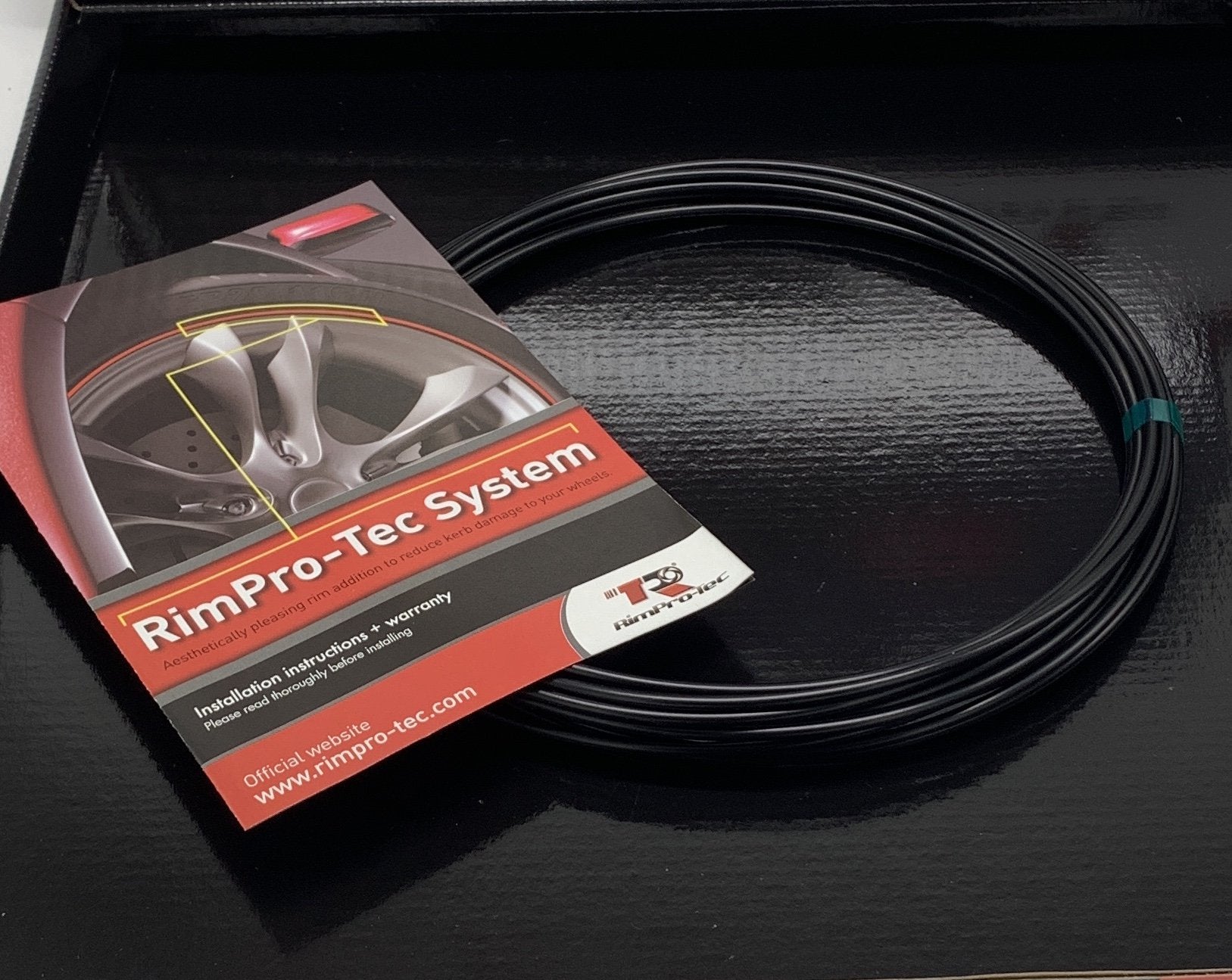 black_pinstripe_1024x1024_2x_1