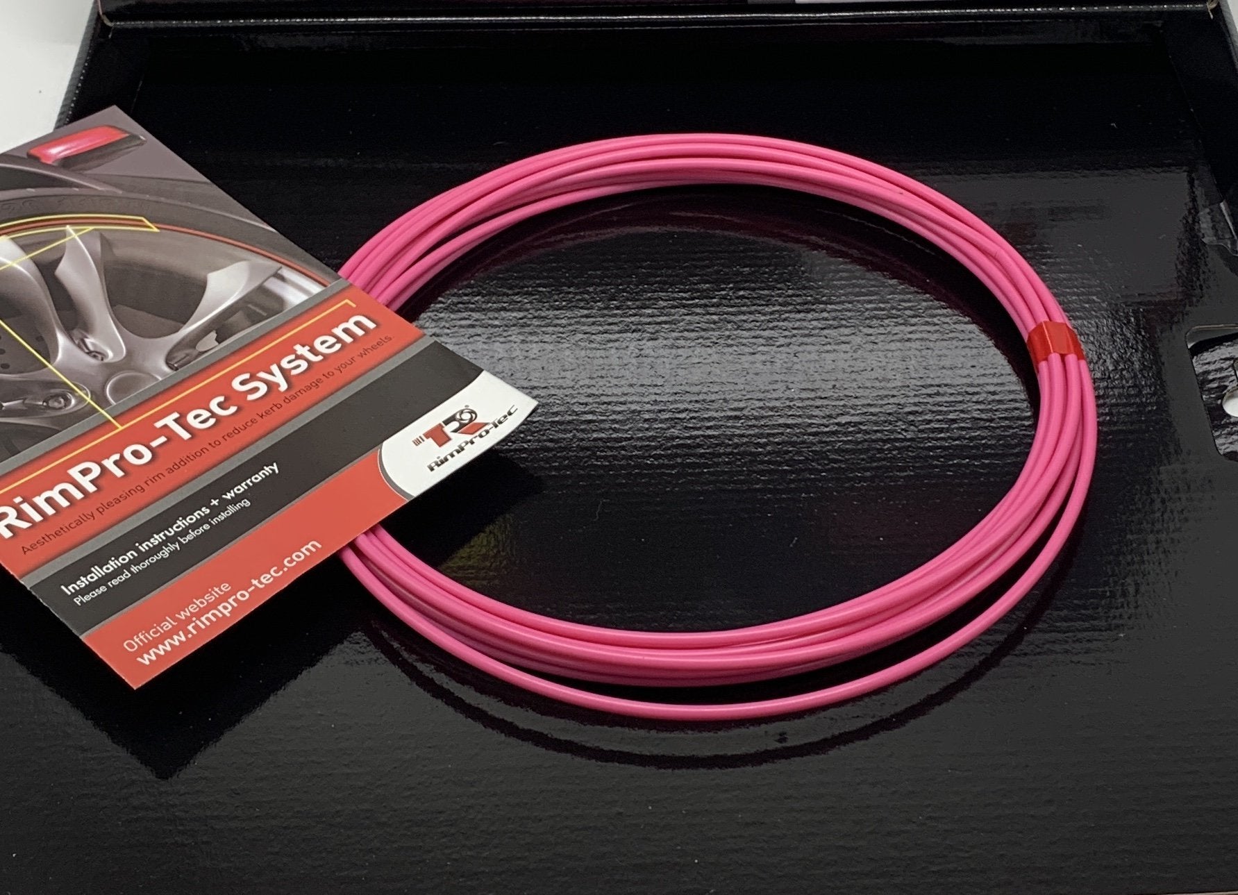 pinkpinstripe_1024x1024_2x_d6522392-95bb-45fb-bbe5-7a0fda6a74d6