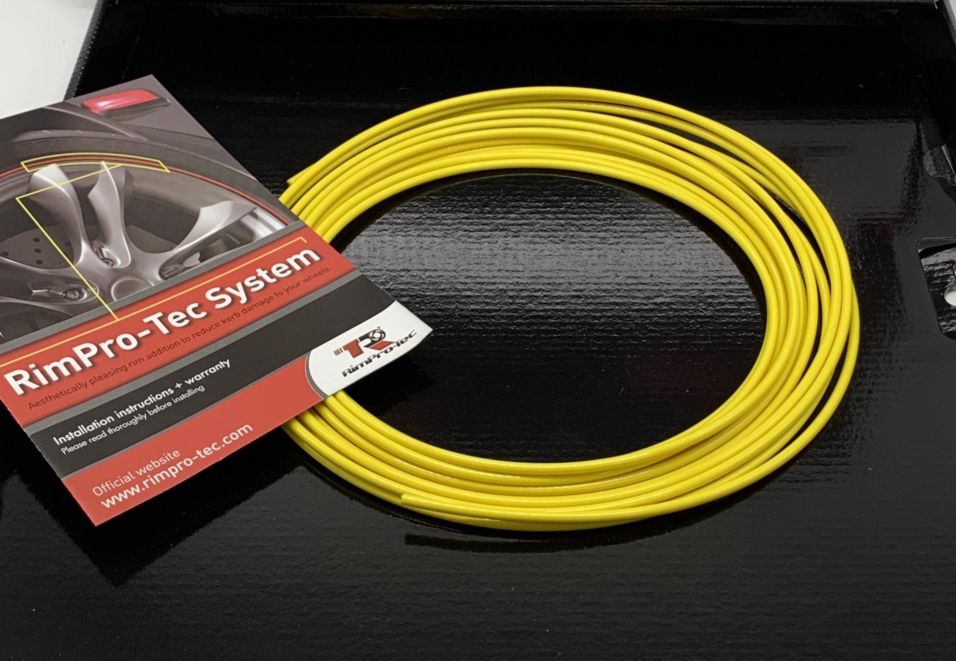 yellow_pinstripe_1024x1024_2x_1